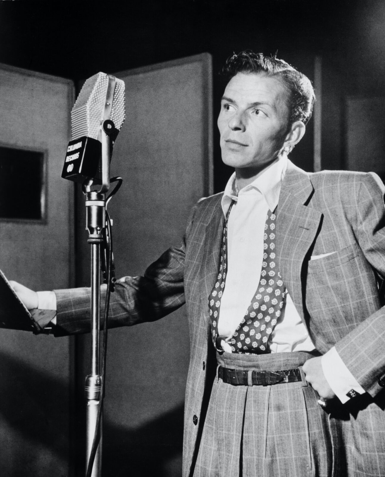 Frank_Sinatra_by_Gottlieb_c1947-_2