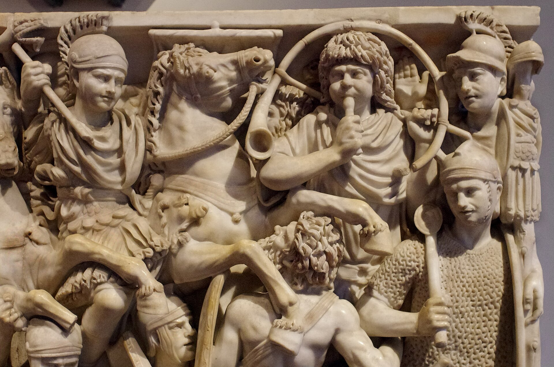 10_2023_-_Palazzo_Altemps,_Roma,_Lazio,_00186,_Italia_-_Sarcofago_Grande_Ludovisi_(dettaglio)_(Grande_Ludovisi_sarcophagus)_-_Arte_Romana_-_Photo_Paolo_Villa_FO232059_ombre_gimp_bis